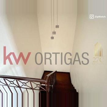 5 Bedroom House and Lot For Sale in San Miiguel Village