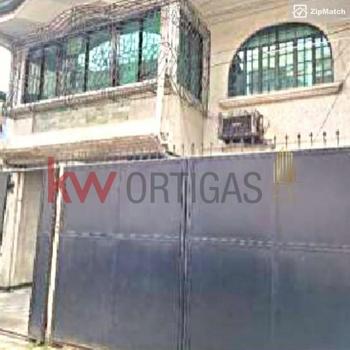 4 Bedroom Townhouse For Sale in Xavierville Avenue