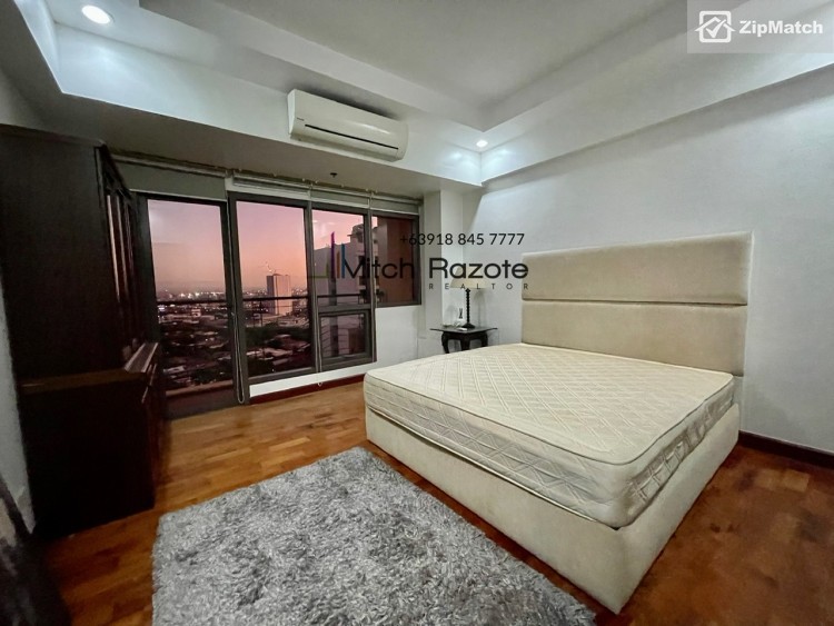                                     3 Bedroom
                                 3 Bedroom Condominium Unit For Sale in Mosaic Tower big photo 6