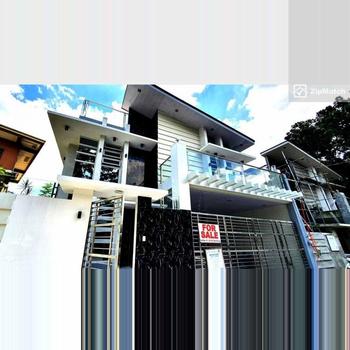 5 Bedroom House and Lot For Sale in Commonwealth