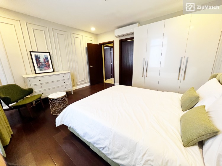                                     4 Bedroom
                                 4 Bedroom Condominium Unit For Sale in The Suites at One Bonifacio High Street big photo 17