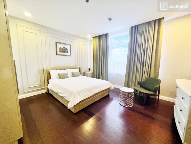                                     4 Bedroom
                                 4 Bedroom Condominium Unit For Sale in The Suites at One Bonifacio High Street big photo 3