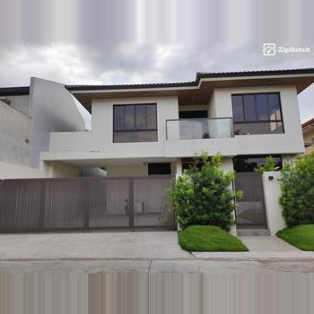 5 Bedroom House and Lot For Sale in BF Homes Paranaque