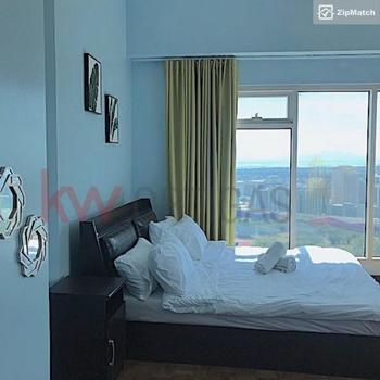 3 Bedroom Condominium Unit For Sale in Fifth Avenue Place
