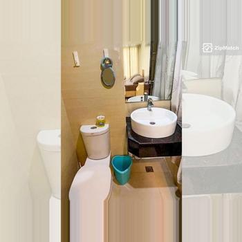 1 Bedroom Condominium Unit For Sale in One Central