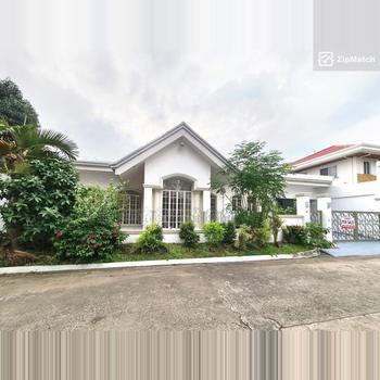 4 Bedroom House and Lot For Sale in Bf Homes  Paranaque