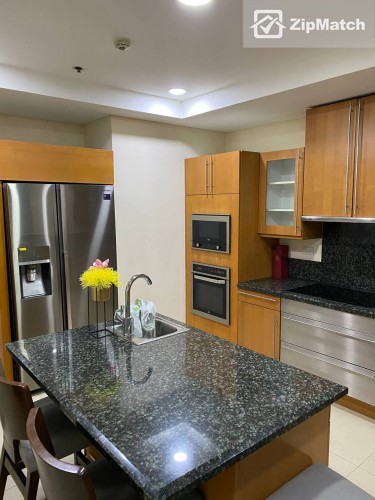                                     3 Bedroom
                                 3 Bedroom Condominium Unit For Sale in One Roxas Triangle big photo 4