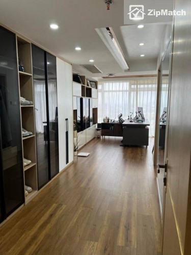                                     4 Bedroom
                                 4 Bedroom Condominium Unit For Sale in The Salcedo Park Twin Towers big photo 2