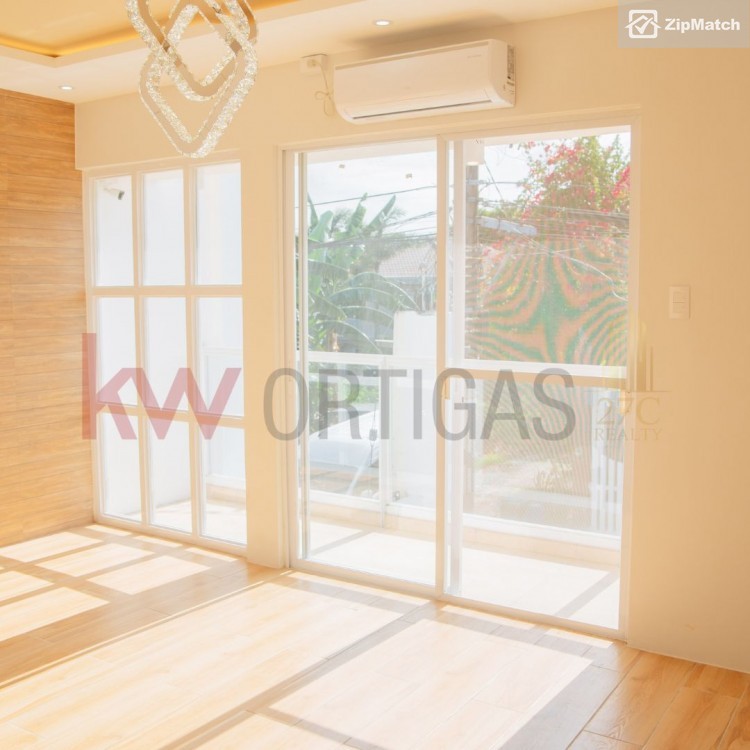                                     5 Bedroom
                                 5 Bedroom House and Lot For Sale in Greenview Executive Village big photo 4