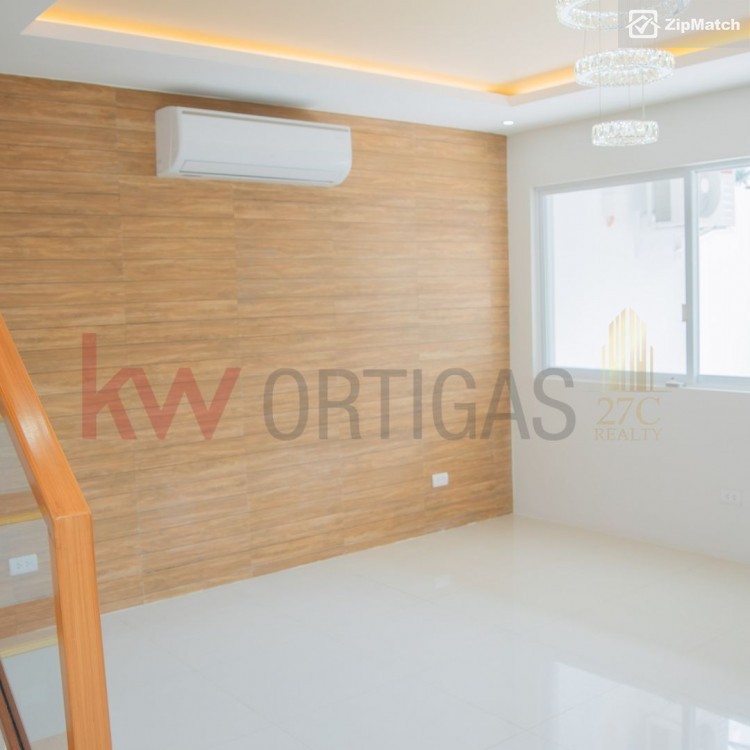                                     5 Bedroom
                                 5 Bedroom House and Lot For Sale in Greenview Executive Village big photo 5