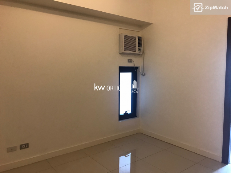                                     1 Bedroom
                                 1 Bedroom Condominium Unit For Sale in The Sapphire Bloc big photo 3