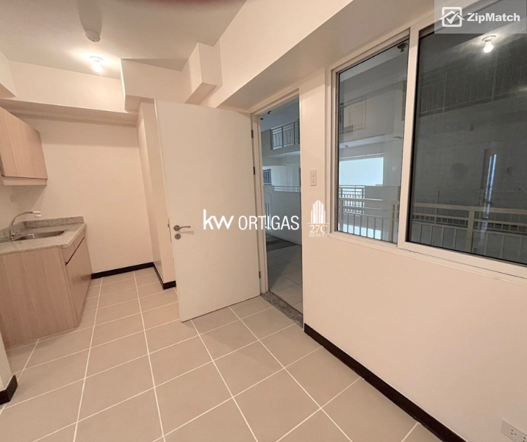                                     2 Bedroom
                                 2 Bedroom Condominium Unit For Sale in Infina Towers big photo 6