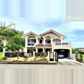 5 Bedroom House and Lot For Sale in royal cebu estate