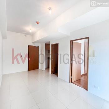 1 Bedroom Condominium Unit For Sale in Madison Park West
