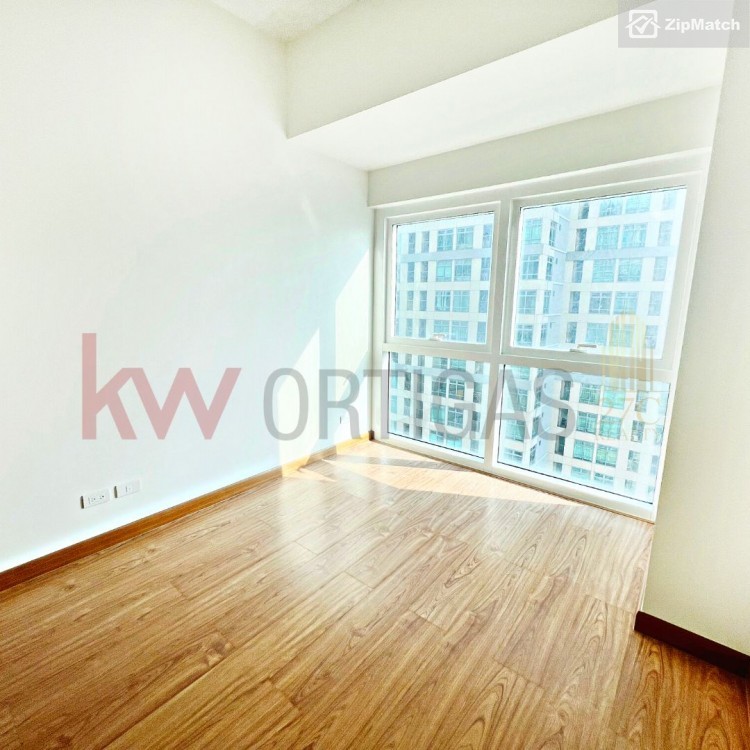                                     1 Bedroom
                                 1 Bedroom Condominium Unit For Sale in Madison Park West big photo 2