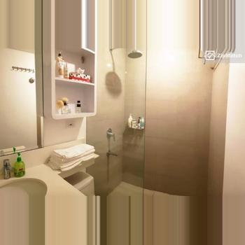 1 Bedroom Condominium Unit For Sale in Bristol at Parkway Place