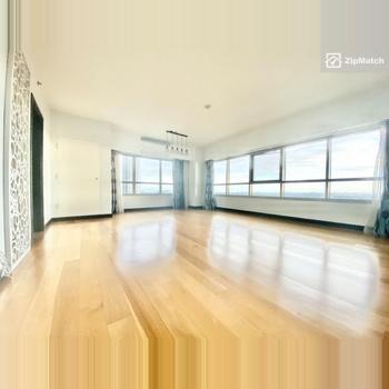 3 Bedroom Condominium Unit For Sale in The Residences at Greenbelt