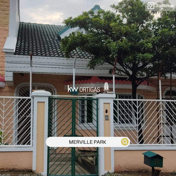 4 Bedroom House and Lot For Sale in merville park subdivision