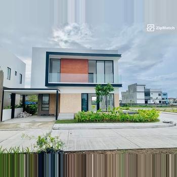 5 Bedroom House and Lot For Sale in Anyana Bel Air