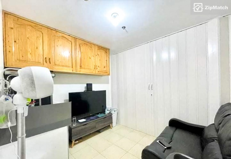                                     1 Bedroom
                                 1 Bedroom Condominium Unit For Sale in Ridgewood Towers big photo 2