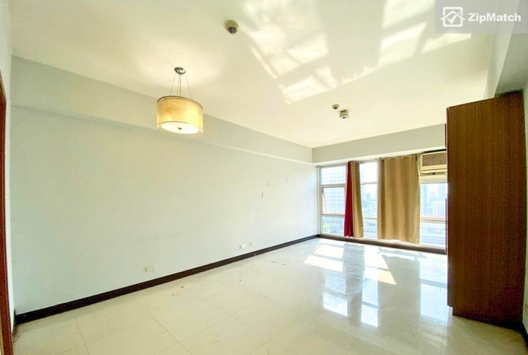                                     0
                                 Studio Type Condominium Unit For Sale in Greenbelt Madison big photo 4