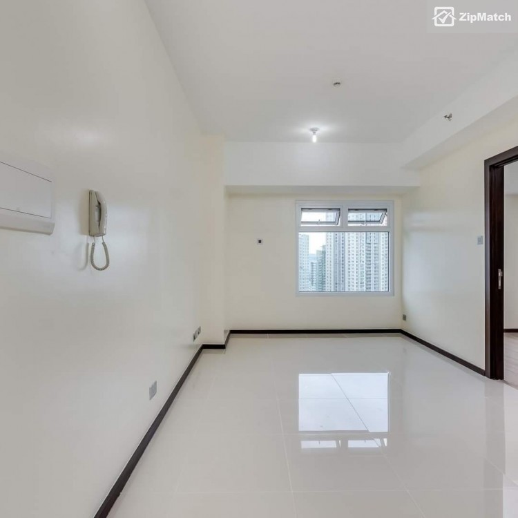                                     1 Bedroom
                                 1 Bedroom Condominium Unit For Sale in The Trion Towers big photo 8