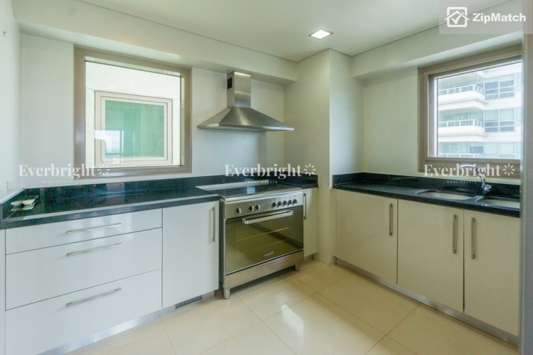                                     3 Bedroom
                                 3 Bedroom Condominium Unit For Sale in The Residences at Greenbelt big photo 12