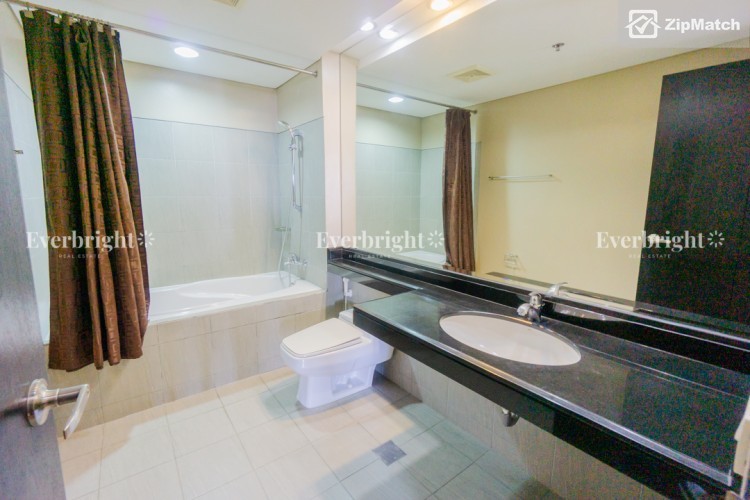                                     3 Bedroom
                                 3 Bedroom Condominium Unit For Sale in The Residences at Greenbelt big photo 5