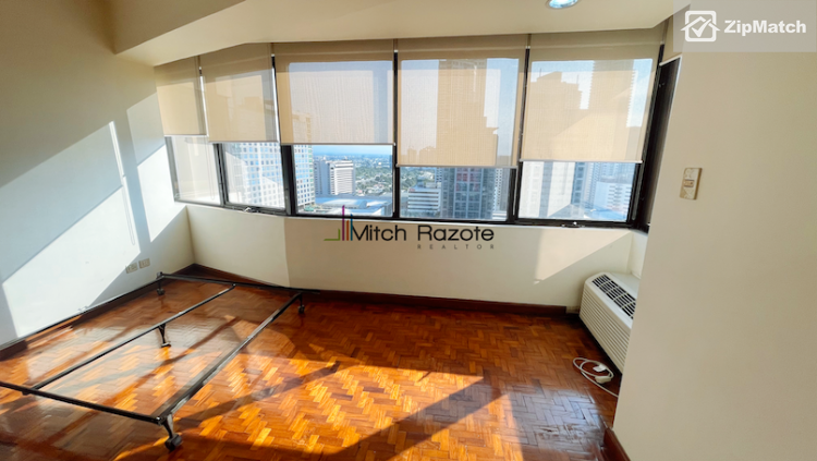                                     3 Bedroom
                                 3 Bedroom Condominium Unit For Sale in Pacific Plaza Condominiums big photo 5