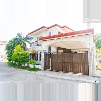 4 Bedroom House and Lot For Sale in Pacific Grand Villas