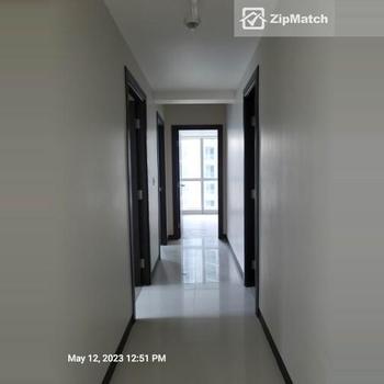 3 Bedroom Condominium Unit For Sale in Uptown Parksuites