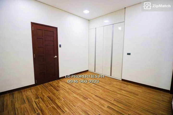                                     3 Bedroom
                                  big photo 17