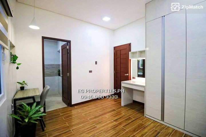                                     3 Bedroom
                                  big photo 10