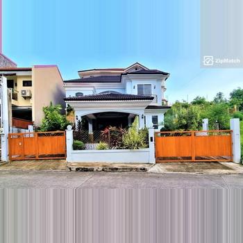 4 Bedroom House and Lot For Sale in Royale