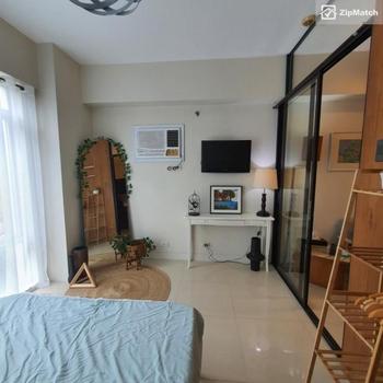 1 Bedroom Condominium Unit For Sale in Stamford Executive Residences