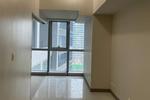 Uptown Parksuites 1 BR Condominium small photo 2