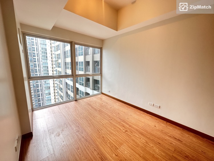                                     1 Bedroom
                                 1 Bedroom Condominium Unit For Sale in Time Square West big photo 6