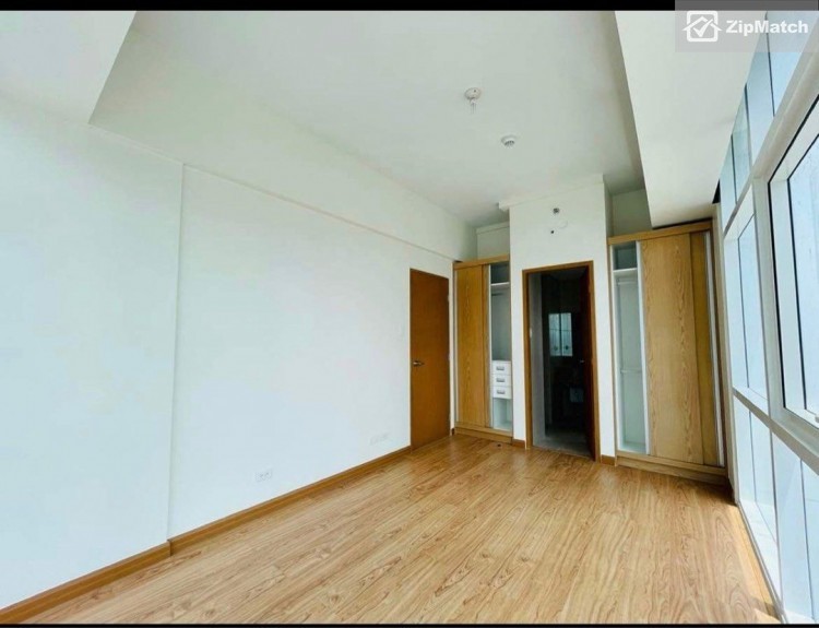                                     1 Bedroom
                                 1 Bedroom Condominium Unit For Sale in Time Square West big photo 6