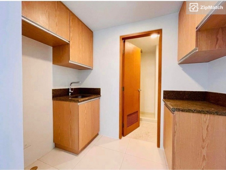                                     1 Bedroom
                                 1 Bedroom Condominium Unit For Sale in Time Square West big photo 5