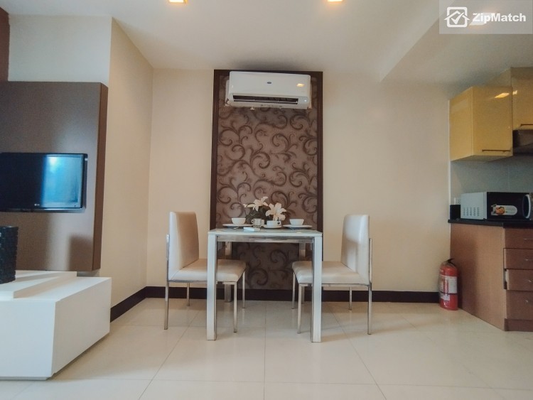                                     0
                                 Studio Type Condominium Unit For Rent in One Central big photo 3