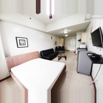 Studio Type Condominium Unit For Sale in The Columns Legazpi Village