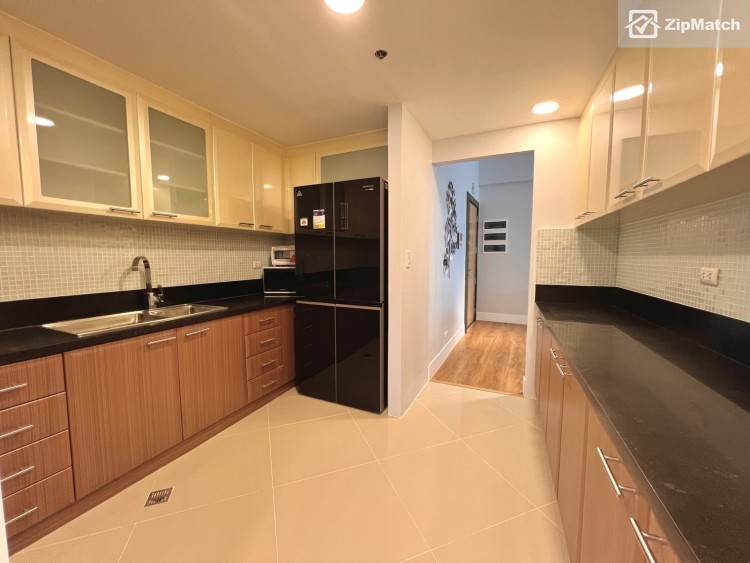                                     2 Bedroom
                                 2 Bedroom Condominium Unit For Sale in 8 Forbestown Road big photo 8