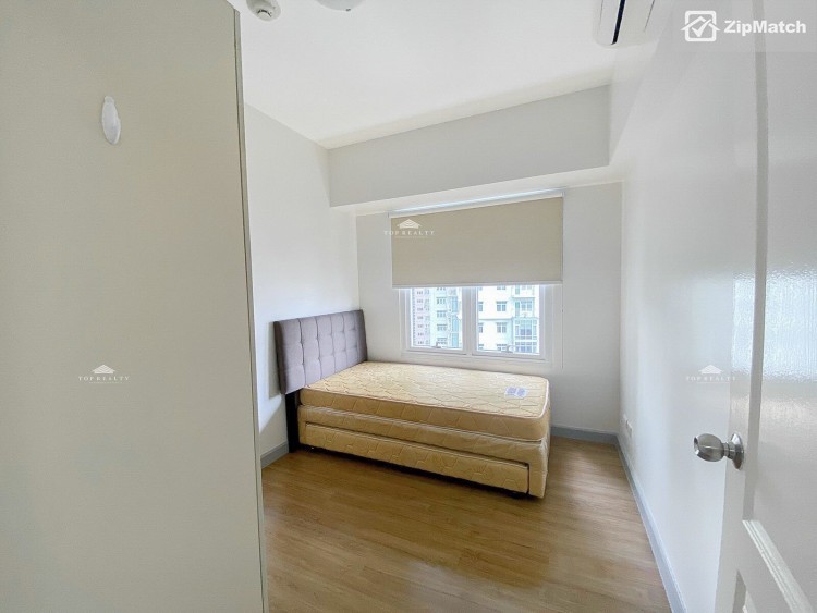                                     3 Bedroom
                                 3 Bedroom Condominium Unit For Sale in Two Serendra big photo 4