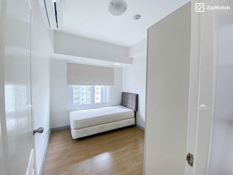                                     3 Bedroom
                                 3 Bedroom Condominium Unit For Sale in Two Serendra big photo 7