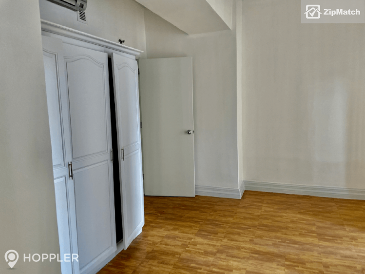                                     3 Bedroom
                                 3 Bedroom Condominium Unit For Rent in The Salcedo Park Twin Towers big photo 9