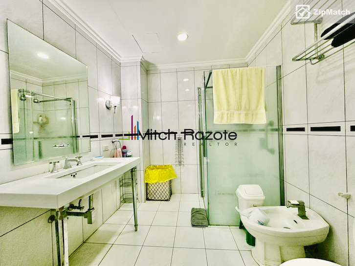                                     3 Bedroom
                                 3 Bedroom Condominium Unit For Sale in Ritz Tower big photo 8