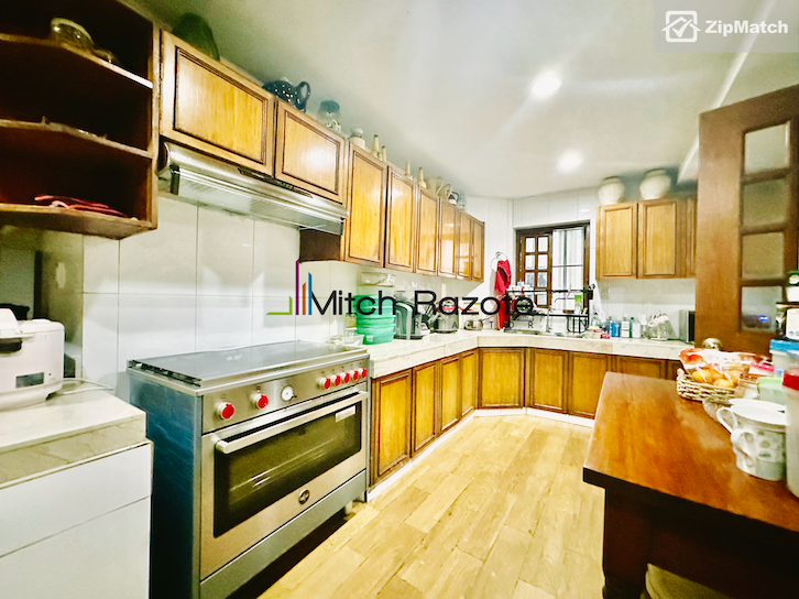                                     3 Bedroom
                                 3 Bedroom Condominium Unit For Sale in Ritz Tower big photo 2