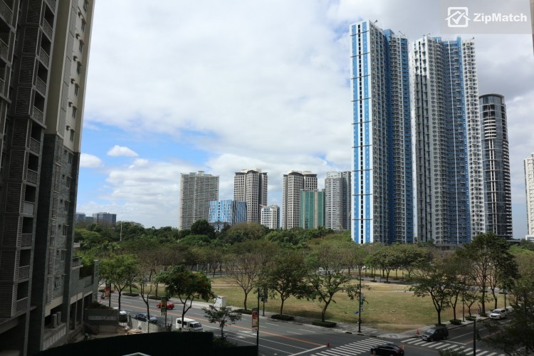                                     1 Bedroom
                                 1 Bedroom Condominium Unit For Sale in Two Serendra big photo 4