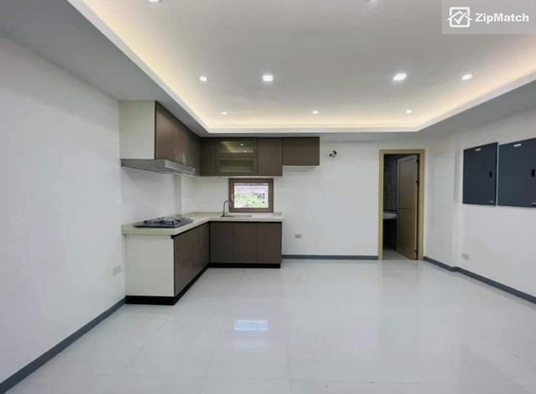                                     6 Bedroom
                                 6 Bedroom Townhouse For Sale in Bayview Village big photo 3