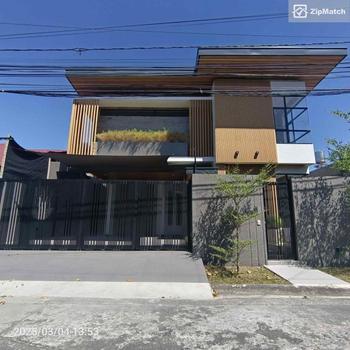 5 Bedroom House and Lot For Sale in BF Resort Las Pinas